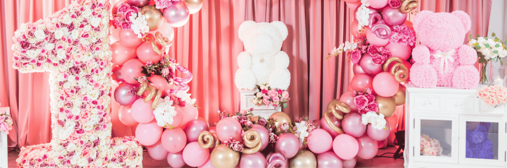 proslava prvog rođendana, roze dekoracija